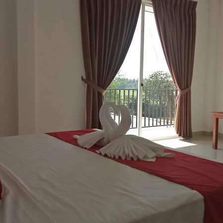 Grand Riverine Bed & Breakfast Kotugoda Luaran gambar