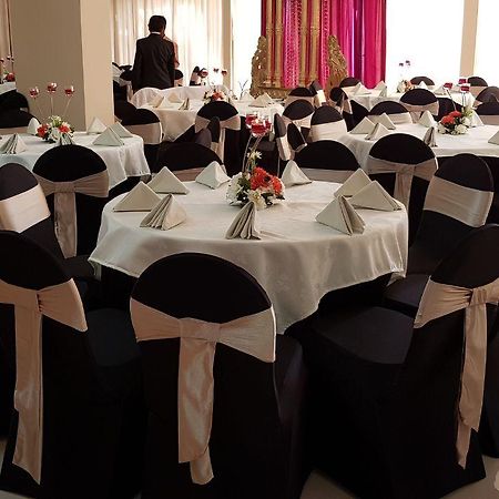Grand Riverine Bed & Breakfast Kotugoda Luaran gambar