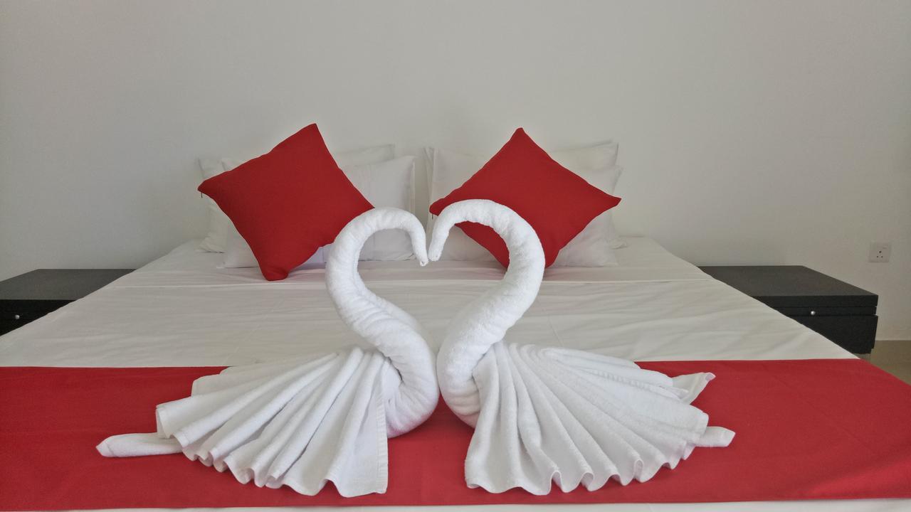 Grand Riverine Bed & Breakfast Kotugoda Luaran gambar