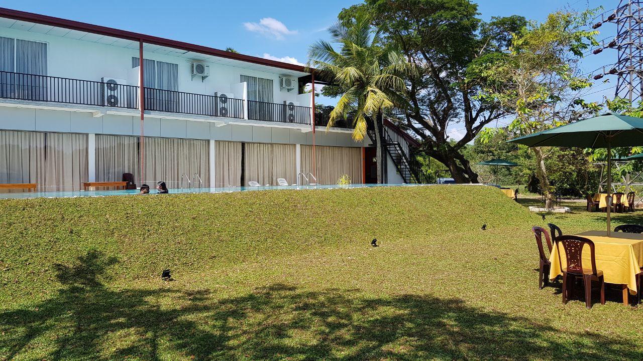 Grand Riverine Bed & Breakfast Kotugoda Luaran gambar